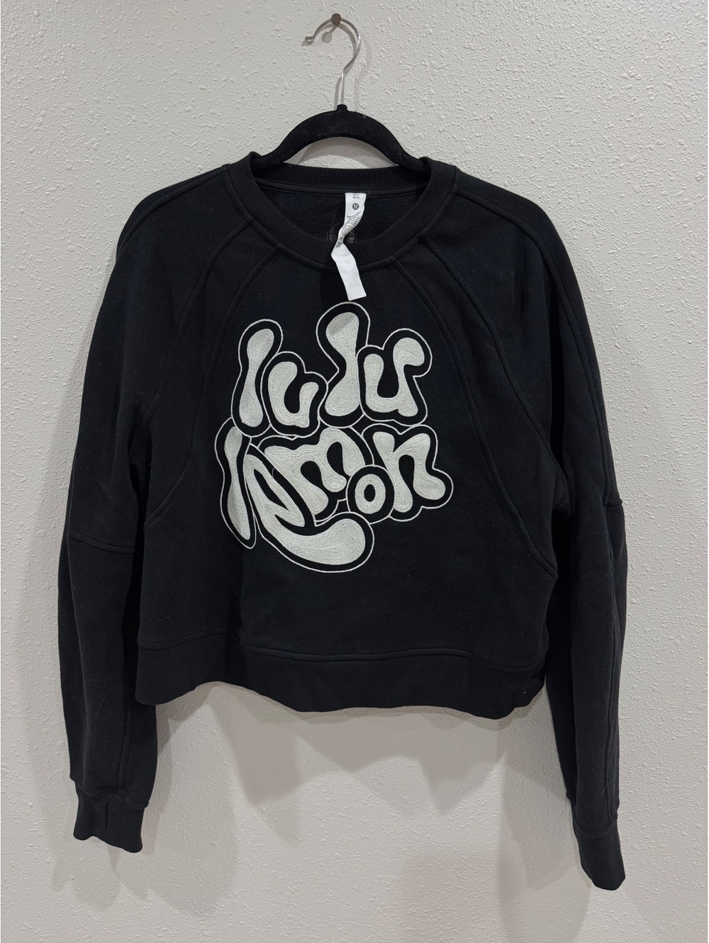 Lululemon Scuba Oversized Pullover Wordmark Black Light Ivory M/L Crewneck